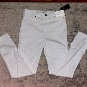 Abercrombie white jean leggings size 28 new with tags